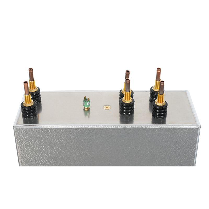 Análisis electromagnético de la geometría de las barras colectoras en condensadores calefactores de película metalizada RFM 3300V 7350KVar 1500Hz